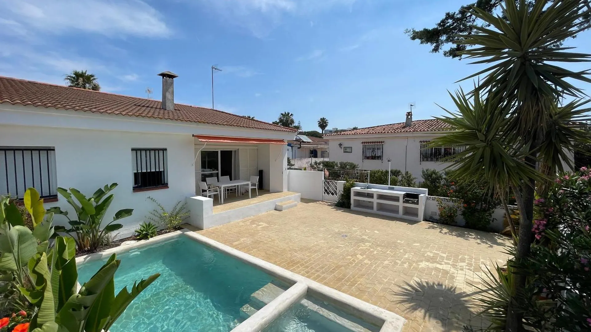 Chalet En Primera Linea De Una Planta Con Piscina Privada Y Acceso Directo A La Playa 厄尔-汝姆披多