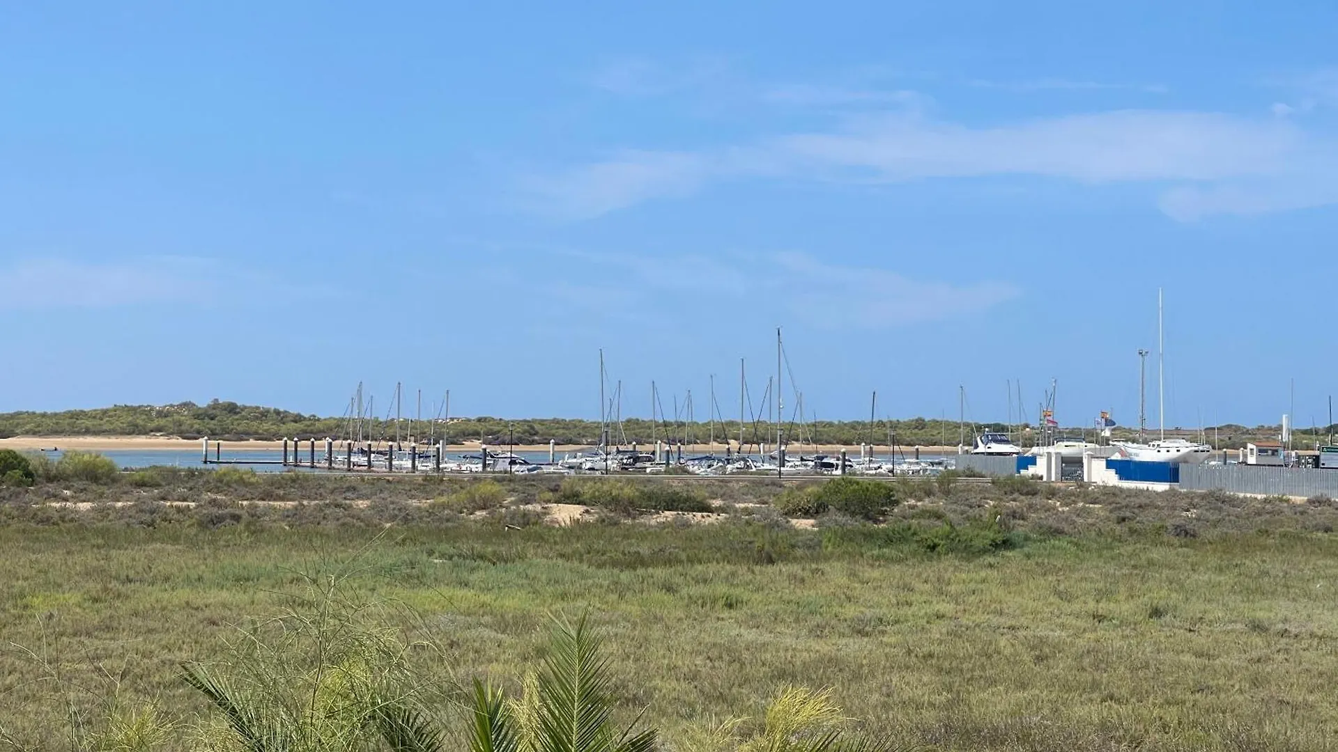 Chalet En Primera Linea De Una Planta Con Piscina Privada Y Acceso Directo A La Playa 厄尔-汝姆披多