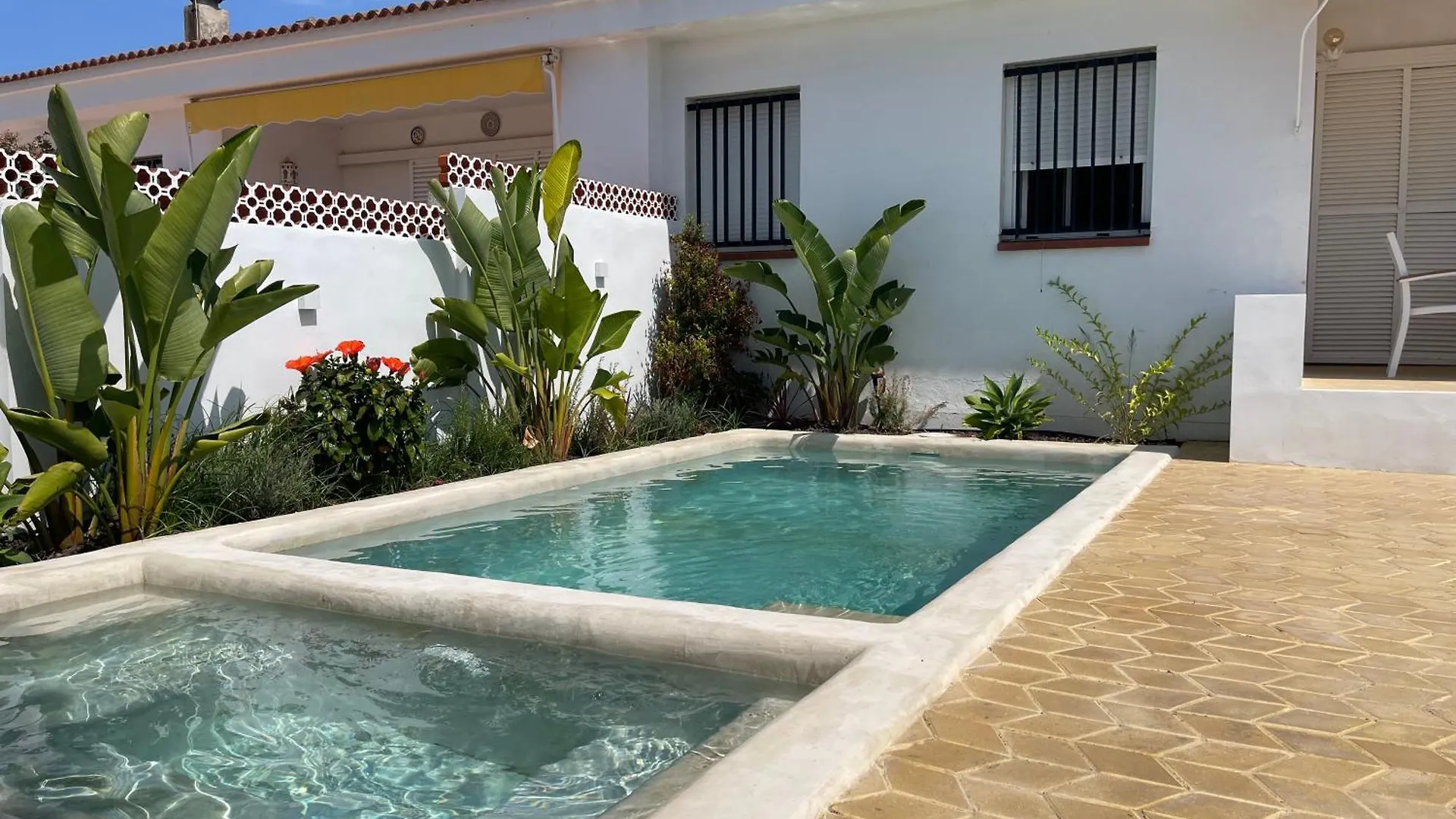 Chalet En Primera Linea De Una Planta Con Piscina Privada Y Acceso Directo A La Playa El Rompido Villa