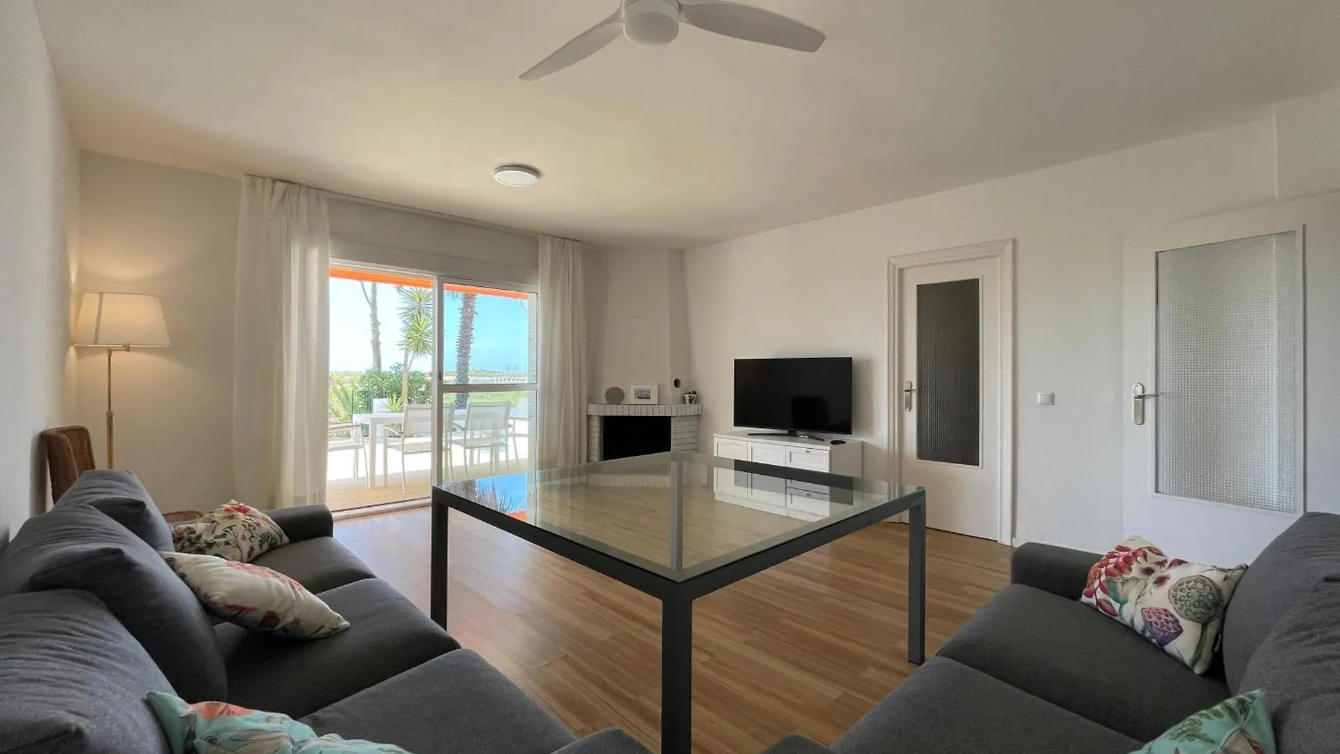 Chalet En Primera Linea De Una Planta Con Piscina Privada Y Acceso Directo A La Playa El Rompido Villa